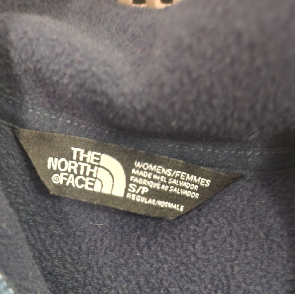 The Northface Pullover - image 5